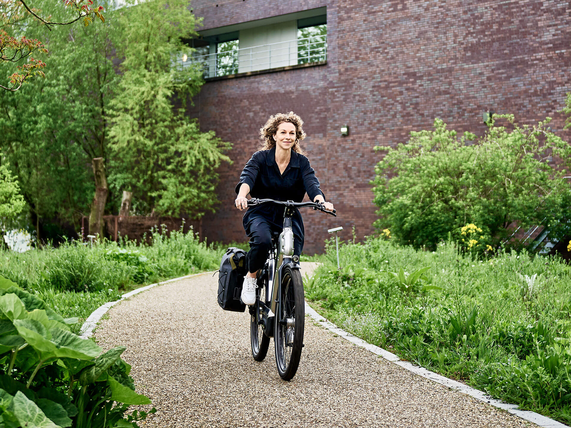 Roetz Life e-bike. Buy once, use forever. The Patek Philippe of electric bikes.